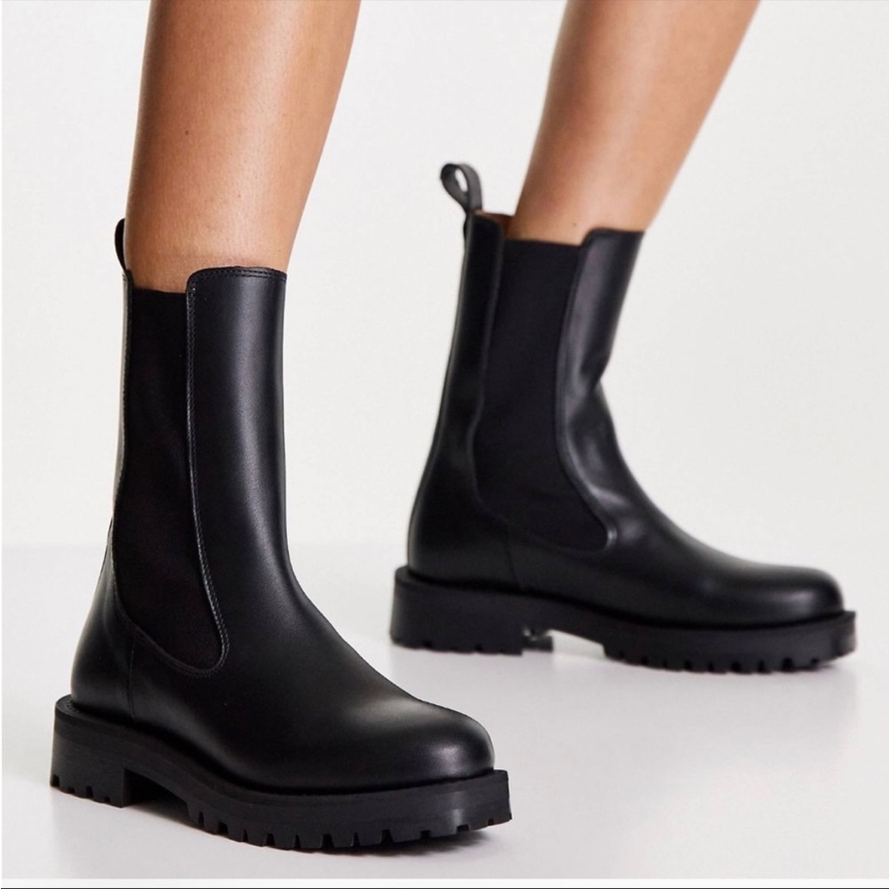 & Other Stories Chunky Chelsea Leather Boots - Size 7.5